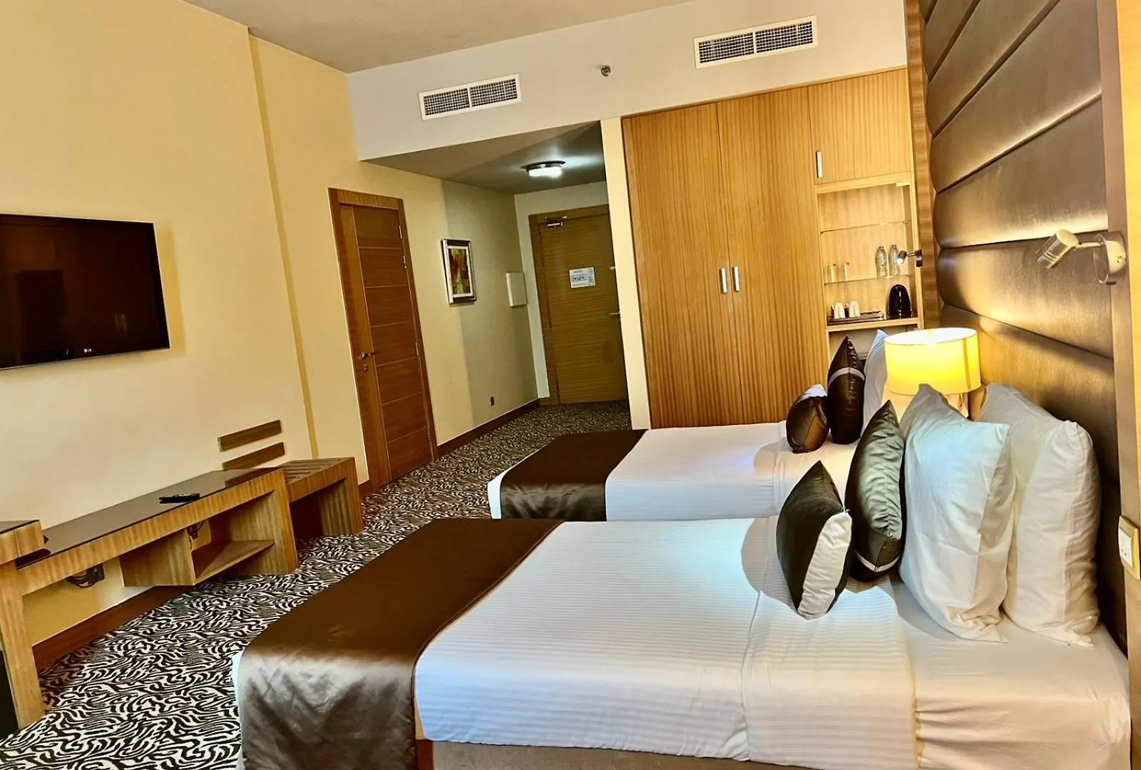****  Copthorne Hotel Sharjah Emiratos Árabes Unidos