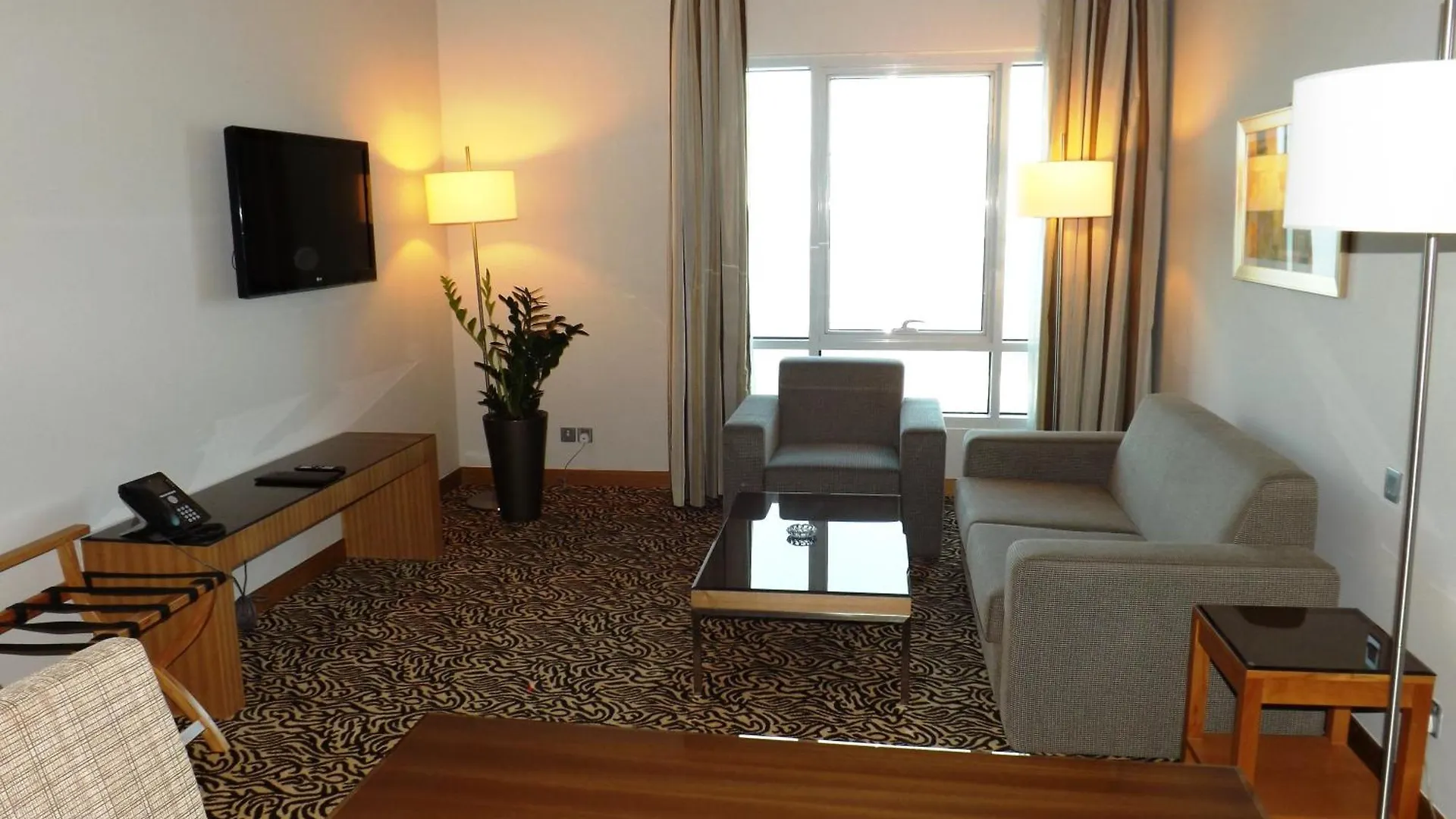Copthorne Hotel Şarja